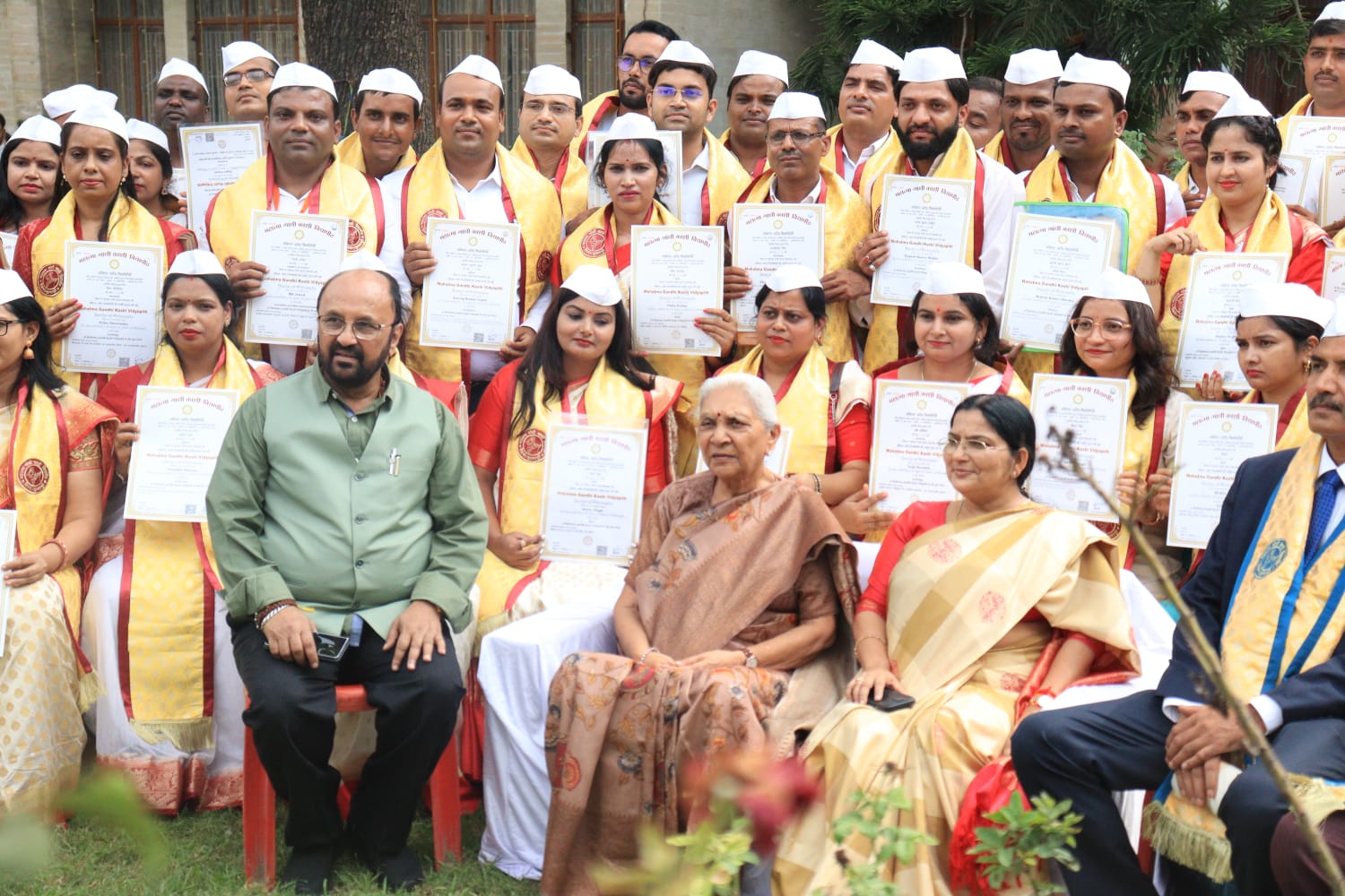 राज्यपाल एवं कुलाधिपति आनंदीबेन पटेल